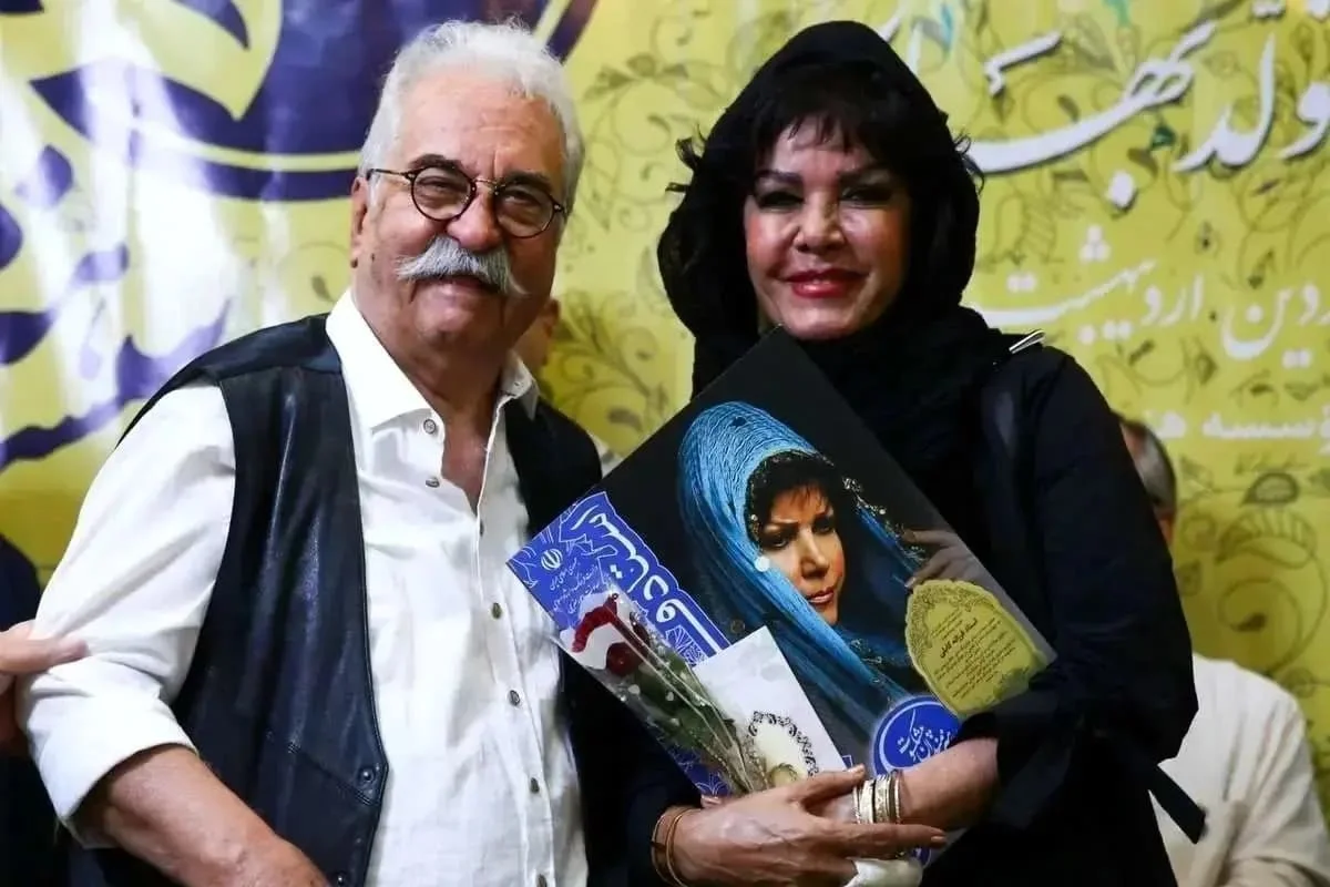 چیدمان و خانه و زندگی فرزانه کابلی همسر هادی مرزبان / بازیگر علی کوچولو در مراسم شوهر مرحومش ها - وب‌گردی