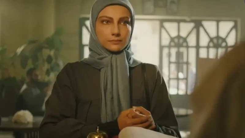 بازیگران سریال دو نیمه ماه + داستان و نقش
