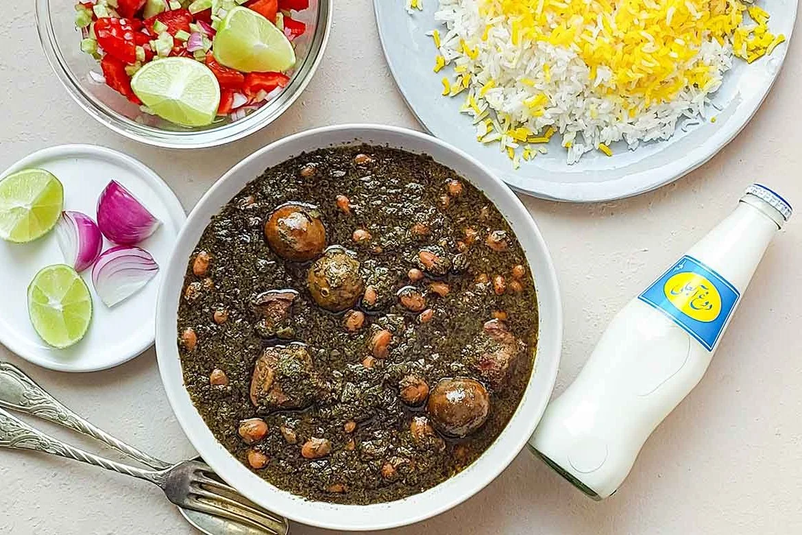 قورمه سبزی با دوغ