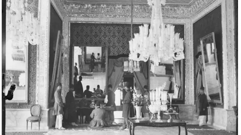 عکس دیده نشده از مادر ناصرالدین شاه در کاخ گلستان
