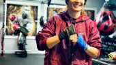 بیوگرافی تینا آخوند تبار «خورشید» سریال دیوار + ماجرای دعوت به تیم ملی بوکس
