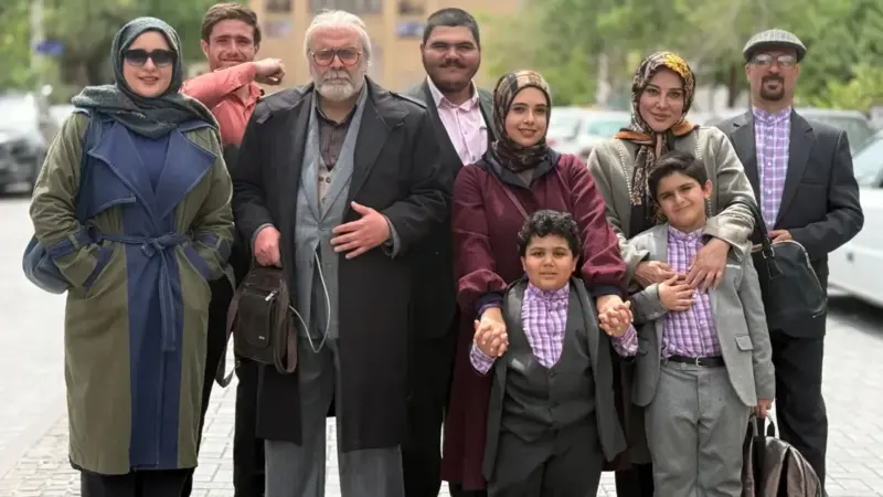 اسامی و نقش بازیگران سریال صفا با خانواده