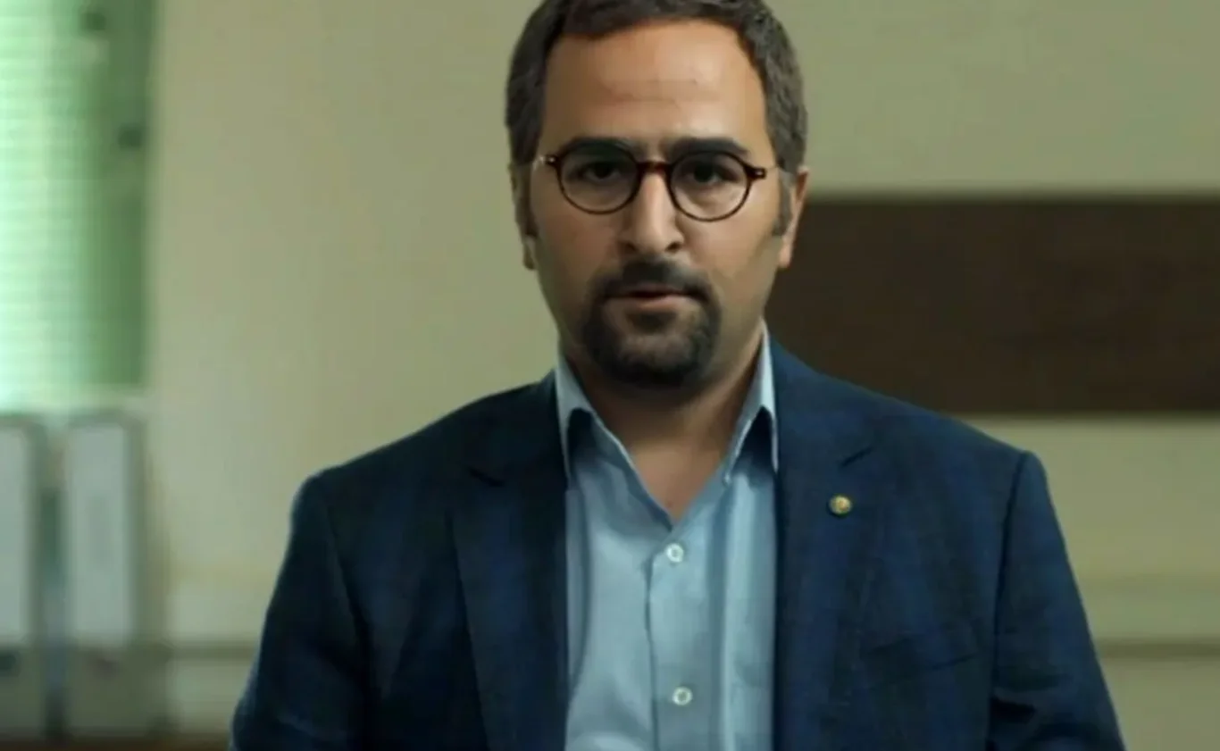 سفر در زمان؛ «یوسف» سریال لحظه گرگ و میش با تیپ متفاوت در ارومیه؛ سال 99 - وب‌گردی