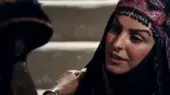 نگاهی به چیدمان منزل مجلل ماه‌چهره خلیلی /  مبلمان سلطنتی، آینه منبت کاری شده، منشور کوروش