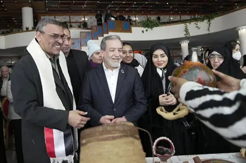 سید عباس عراقچی وزیر امور خارجه و همسرش