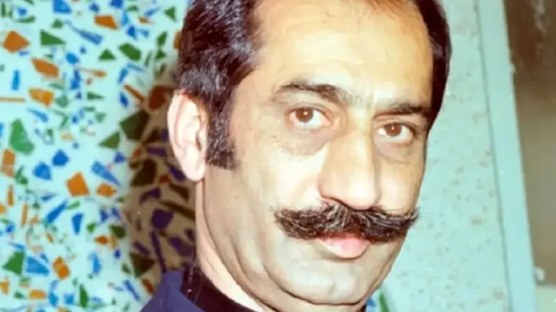 سفر در زمان؛ «داریوش فروهر» در میدان بهارستان؛ حوالی سال 1329