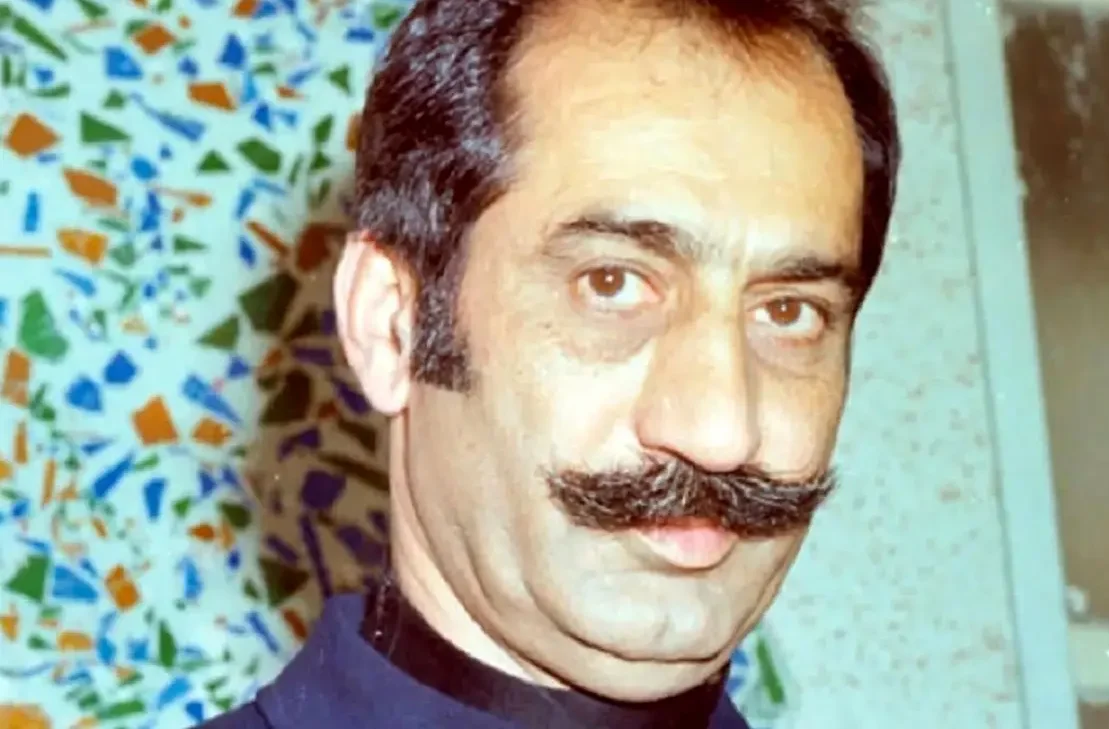 سفر در زمان؛ «داریوش فروهر» در میدان بهارستان؛ حوالی سال 1329 - وب‌گردی