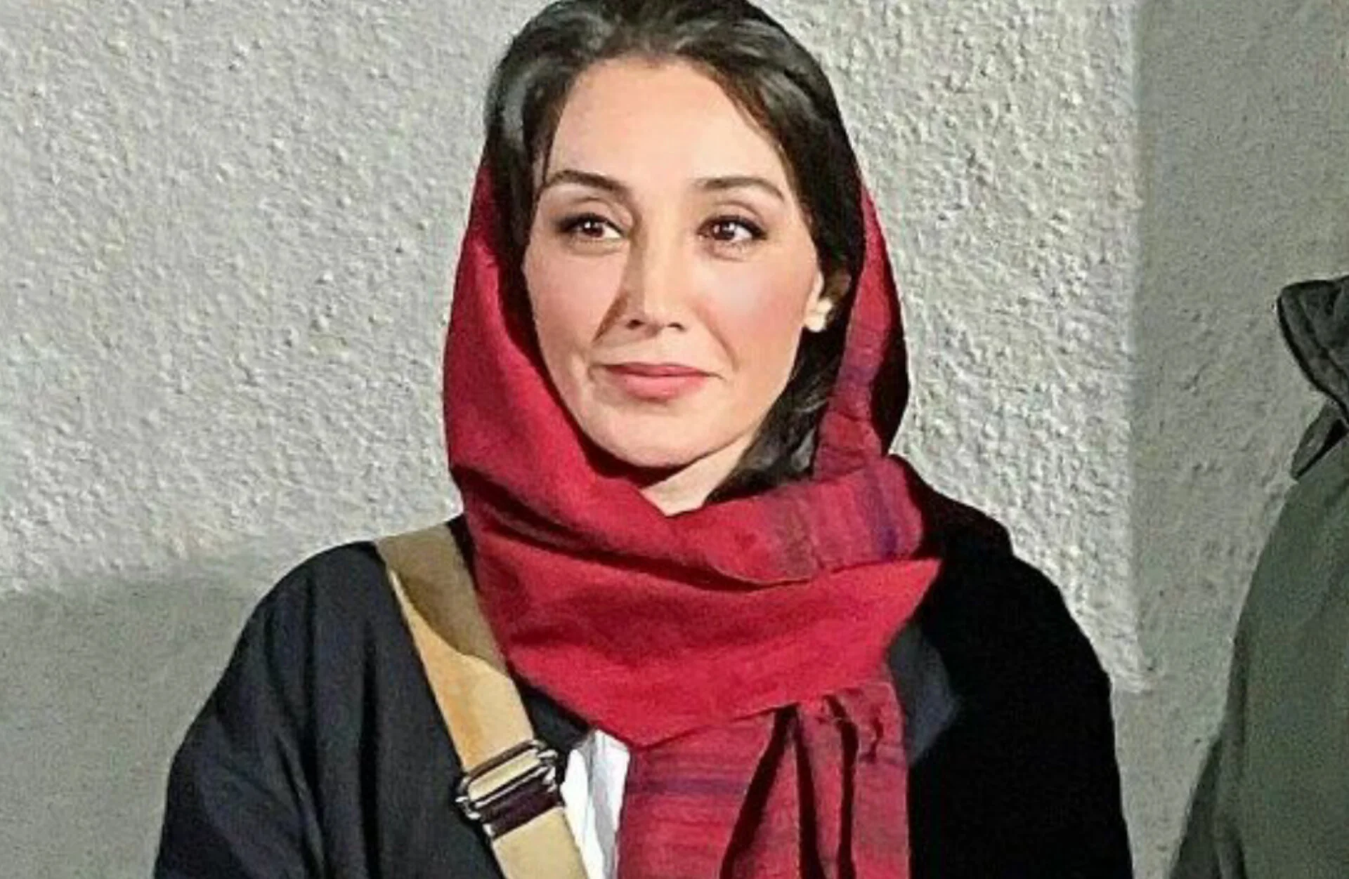 استایل عربی و خیره کننده هدیه تهرانی؛ ۲۳ سال قبل - وب‌گردی