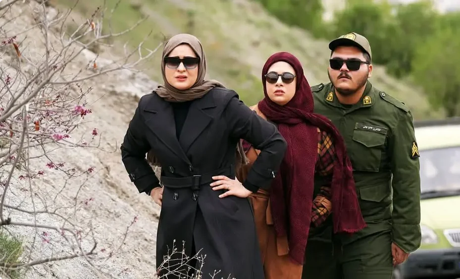 سفر در زمان «مرجان و نسیم» در پشت صحنه سریال صفا با خانواده؛ چه منزل زیبایی - وب‌گردی