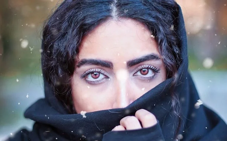 بیوگرافی ساناز طاری بازیگر سریال لیسانسه‌ها - وب‌گردی