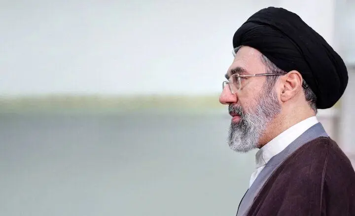 بیوگرافی آیت الله مجتبی خامنه‌ای رهبری انقلاب - وب‌گردی