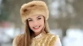 فیلم بی حیایی دختر روس در خیابان های تهران! / این دختر بی شرم کیست ؟!