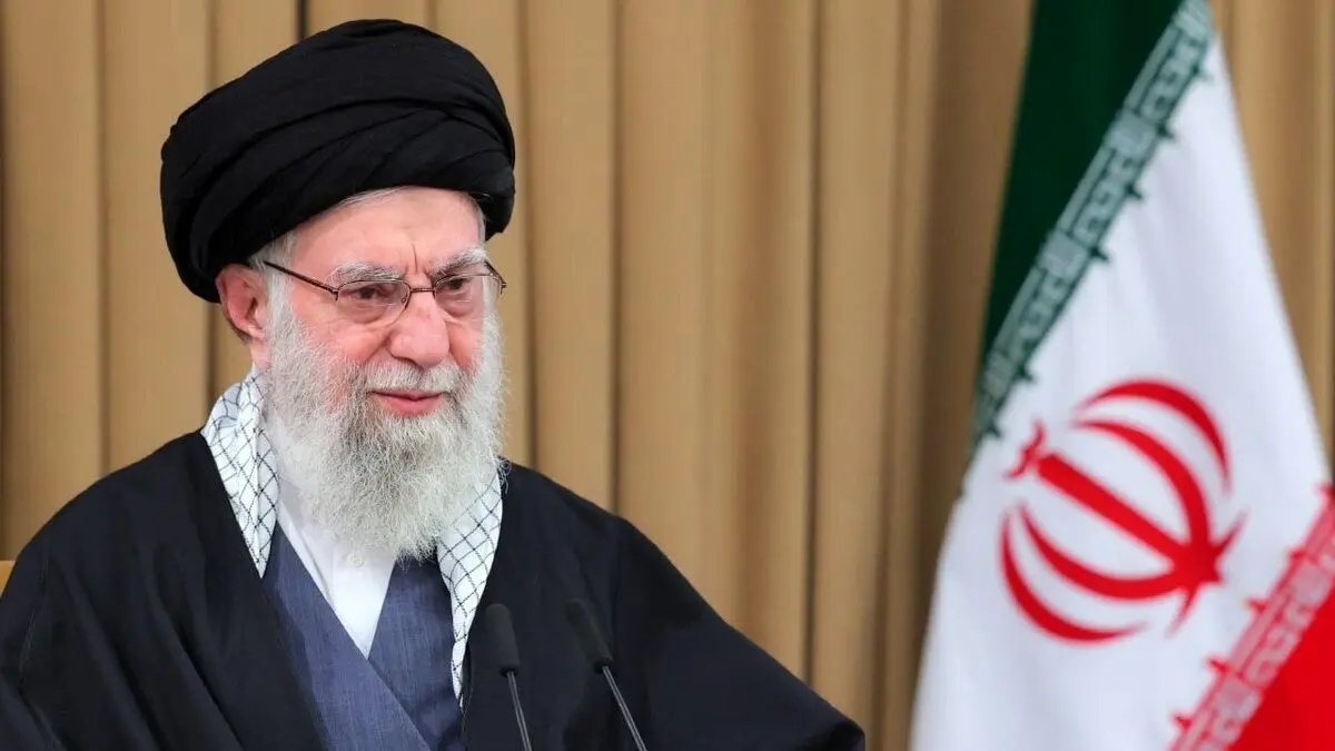 عکس های  4 پسر و 2 دختر رهبری شهید انقلاب / آیت الله مجتبی خامنه ای و برادرانش  از کودکی تا الان ! /  داماد و عروس چه شخصیت هایی هستند؟