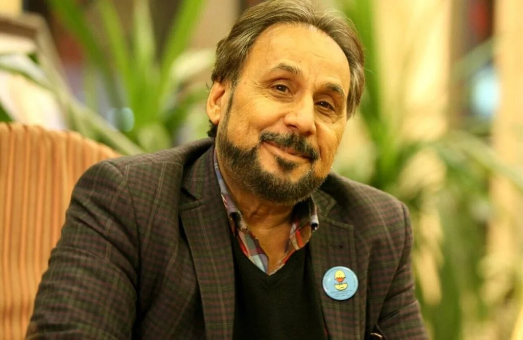 سفر در زمان؛ عمو قناد در بازی شادی تماشا 40 سال قبل - وب‌گردی