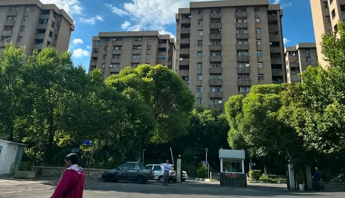 سفر در زمان; «بادکنک فروش های خیابان ولیعصر»؛ سال 1356 - وب‌گردی