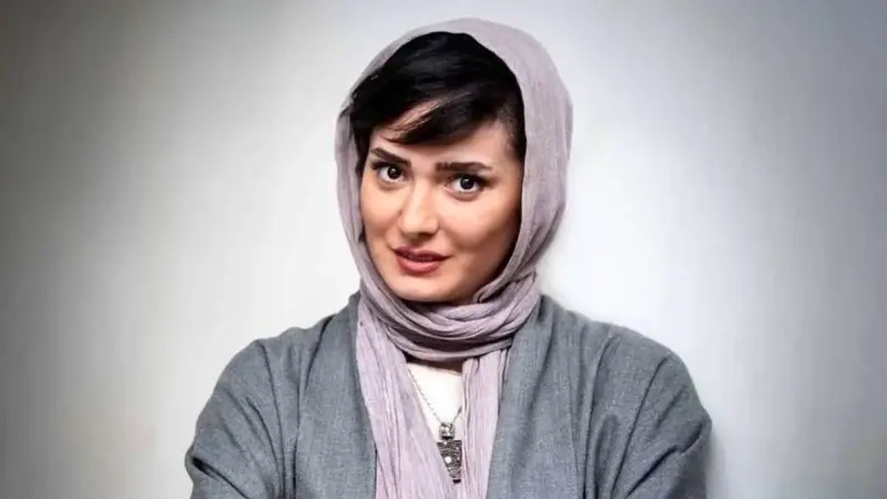 ترکیه گردی مینا وحید بازیگر سریال کلاغ