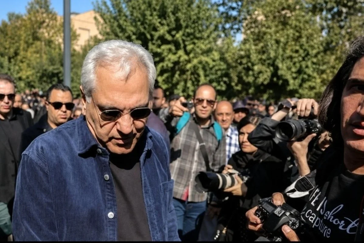 دلیل غیبت مهران مدیری در خاکسپاری اکبر عبدی مشخص شد - وب‌گردی