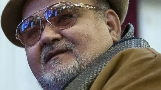اکبر عبدی؛ مرد هزار چهره سینمای ایران در غم از دست دادن هنرمندی بی‌نظیر - وب‌گردی