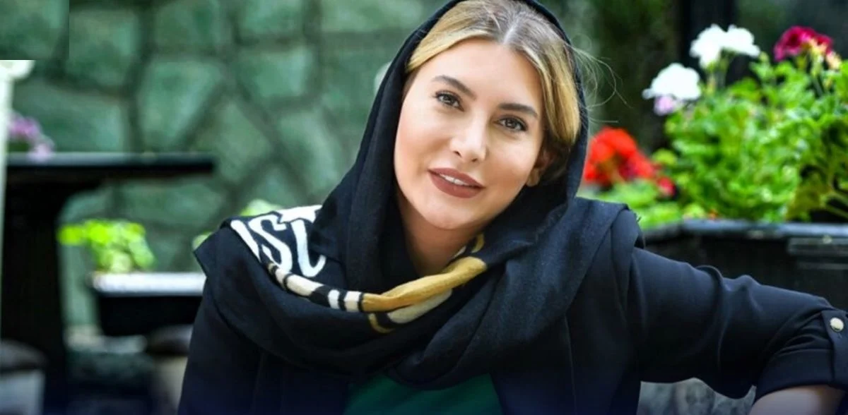 سفر در زمان؛ «فریبا نادری» در جواهرفروشی «شاهرخ استخری»؛ دهۀ 90 - وب‌گردی