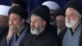 حضور فرزندان رهبر شهید در نماز بر پیکر پدر / حجج اسلام مصطفی، مسعود و میثم خامنه‌ای