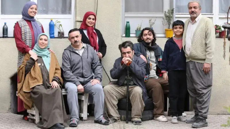 اسامی و نقش بازیگران سریال اسباب زحمت