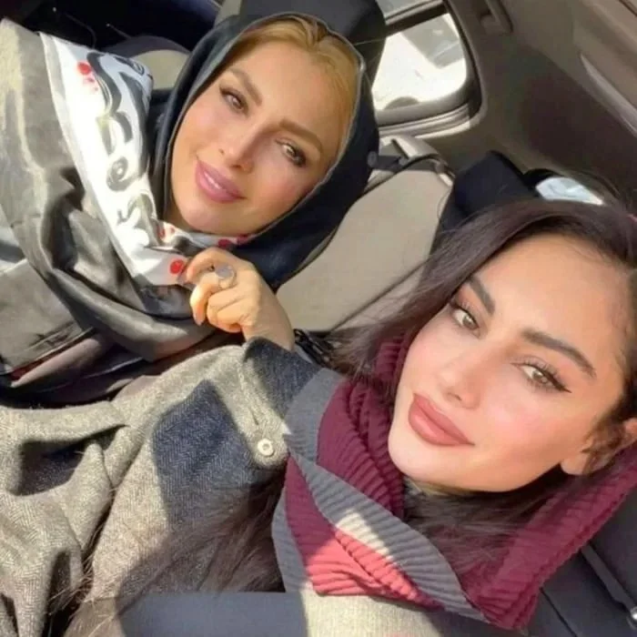 عکس ترلان پروانه و مادرش