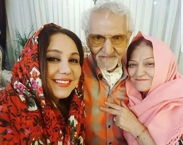 بهنوش بختیاری در کنار پدر و مادرش