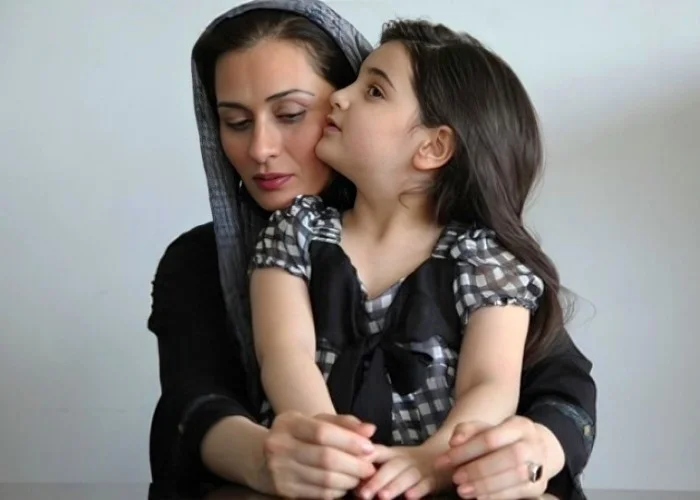 عکس پریوش نظریه و دخترش