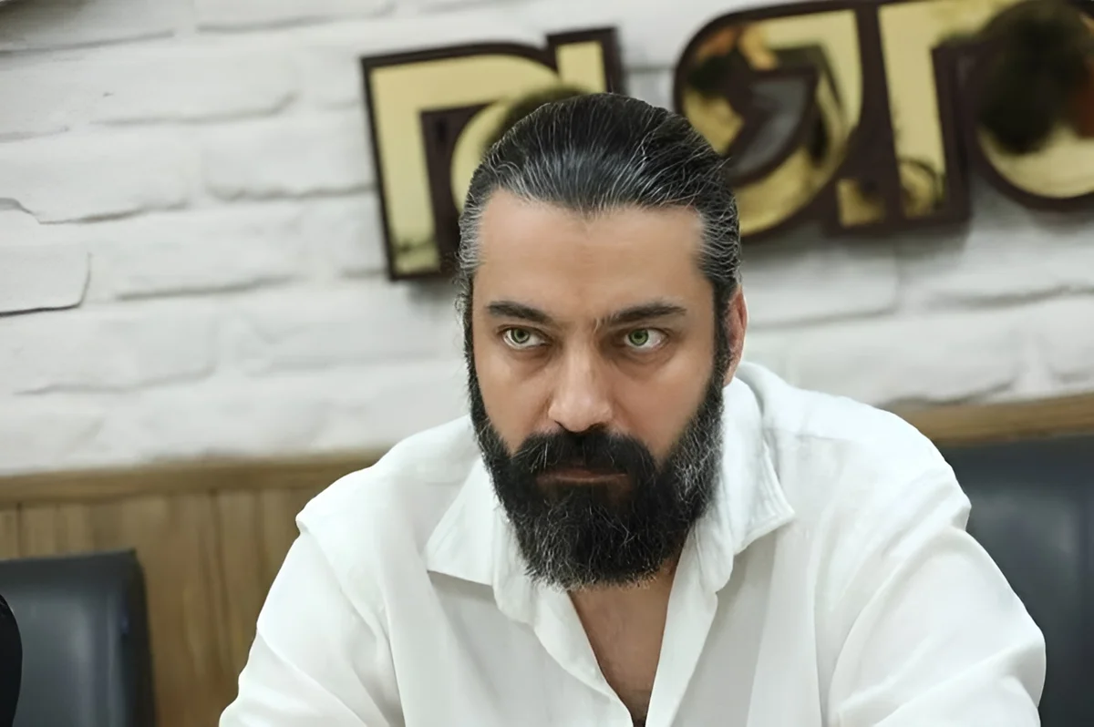 بیوگرافی سعید شریف فتاح سریال رویای نیمه شب - وب‌گردی
