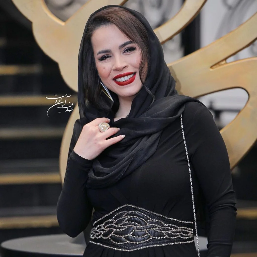 ملیکا شریفینیا